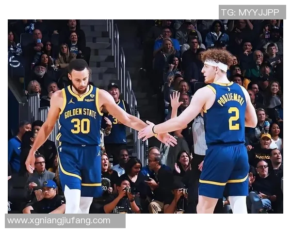 勇士与鹈鹕首场对决精彩回顾及比分分析